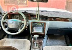 تۆیۆتا کراون